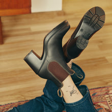 High heeled blundstones best sale